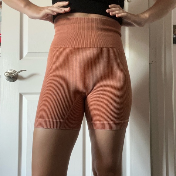 Colsie Ribbed Biker Shorts - Picture 8 of 9